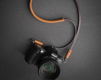 Fine bandoulière en cuir pour appareil photo « Marraquex » de Deadcameras