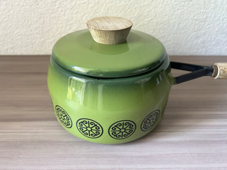 Vintage Finel Avacado Green Enamel Pans 1970s Raja Uosikkinen Design Cookware Enamelware Danish Mid Century Curvy Fondue Pot image 2