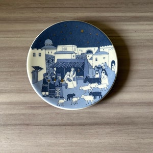 Vintage Mini Plates series Arabia of Finland, Crib Krippe by Raija Uosikkinen, A Little Christmas Wall Plate