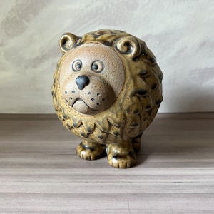 Vintage Pottery Lion Figurine by Toscany Made in Japan image 1