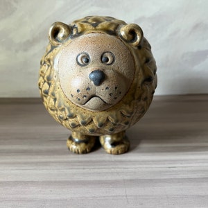 Vintage Pottery Lion Figurine by Toscany Made in Japan image 2