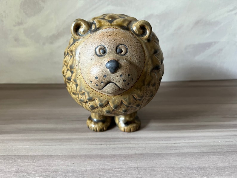 Vintage Pottery Lion Figurine by Toscany Made in Japan image 2