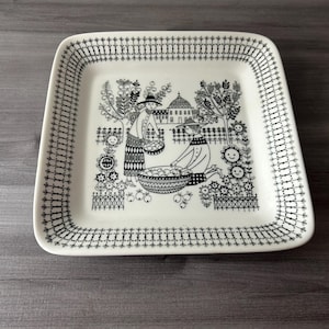 Vintage 1960s Raija Uosikkinen for Arabia Finland, Emilia Tray, Finnish folk life