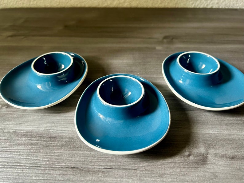 Vintage set of 3 Retro Norwegian Figgjo Flint Pottery Blue Egg Cups, Vintage Lotte Egg Cup, Turi Gramstad Oliver, Daisy Series image 2