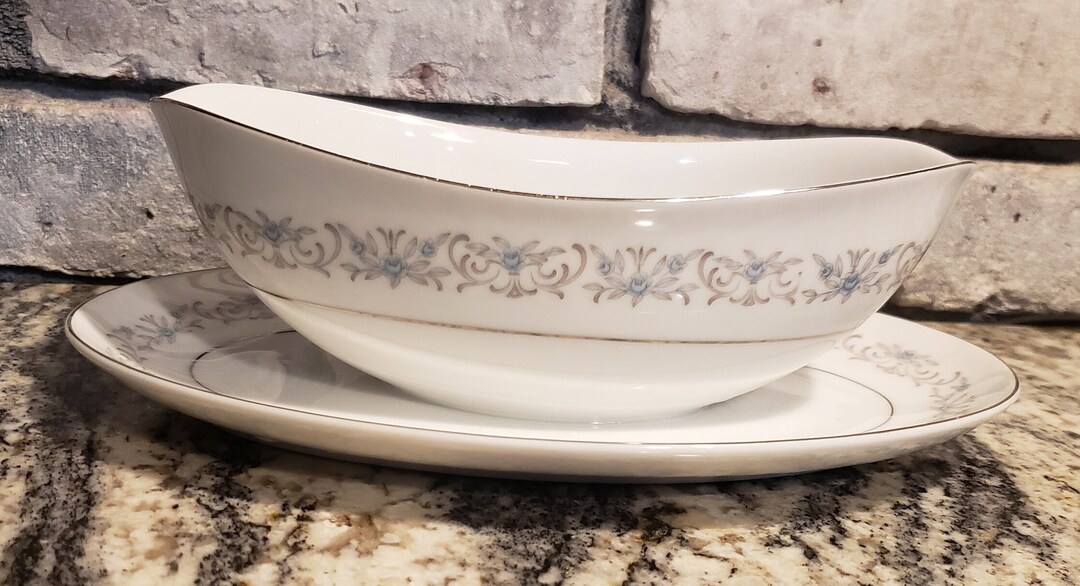Lovely Vintage Mikasa Fine China Jyoto deborah Pattern Gravy Boat With