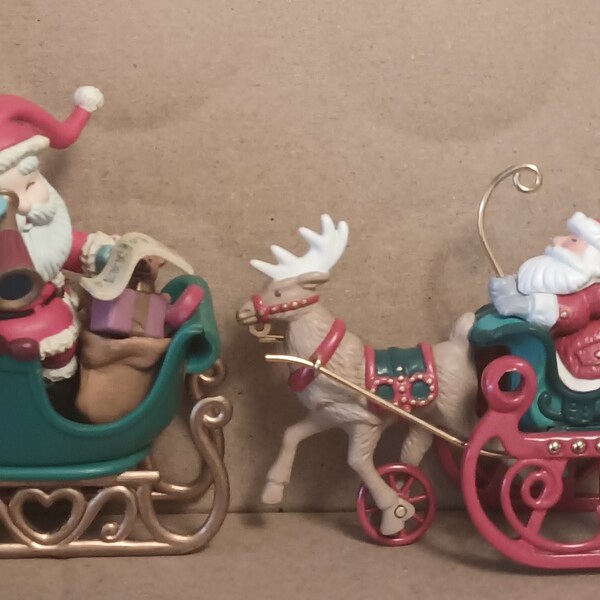 Christmas ornament plastic Lustre Fame Santa in sleigh Telescope CH6573 Plus Hallmark Santa