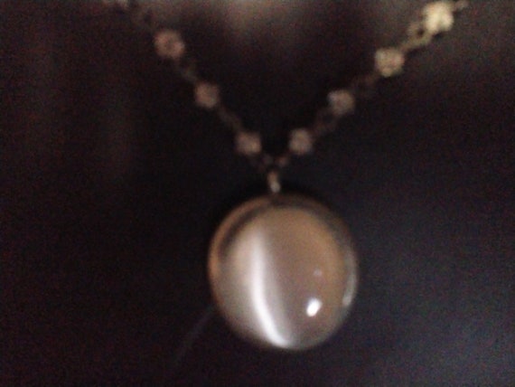 Vintage "icing" with opalescent necklace - image 5