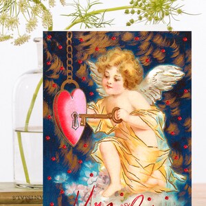 Mano Brillante Vintage Valentine Day Art Card ~ Cupido Amor Pluma Alada Ángel Desbloquear Corazón Rojo ~ Diseñador de Alta Calidad SP058