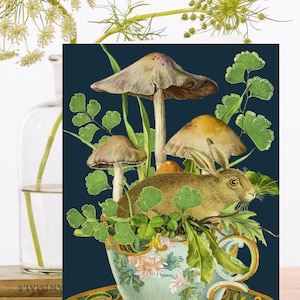 Carte d'art collage vintage lunatique ~ Manchon biodégradable en matériau de source durable ~ Tasse à thé champignon lapin ~ Designer haute qualité RS234