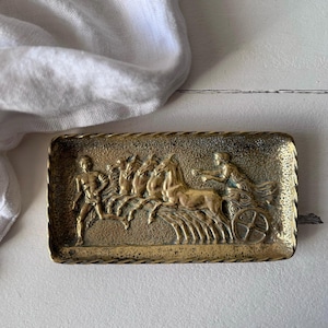 Antique French Bronze Tray by Max Le Verrier, French sculptor, coupelle course d'herakles.