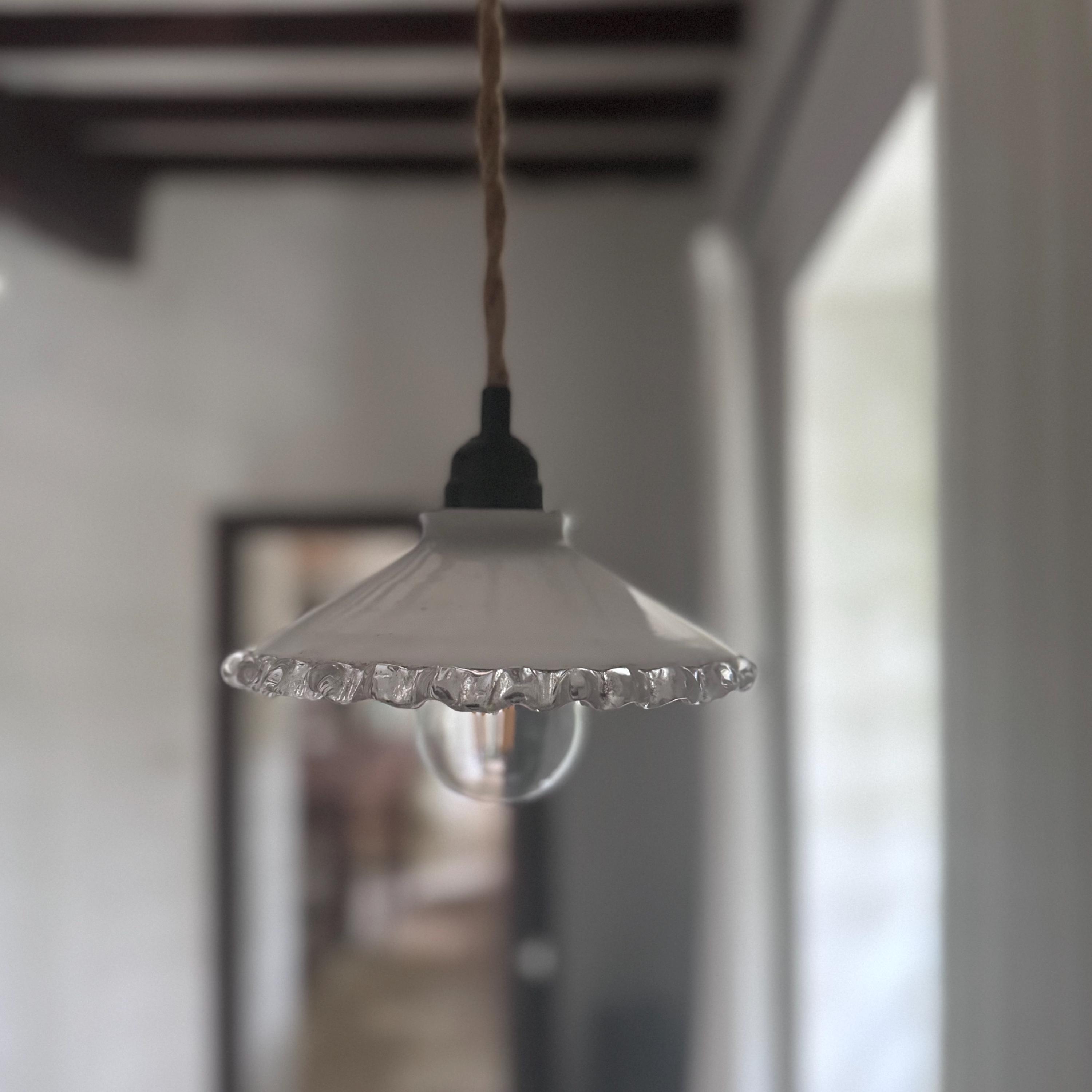 フランスアンティーク ホワイトオパリンドロップミニシェード