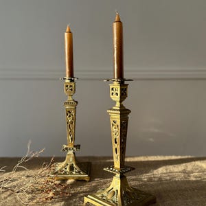 Französische antike Bronzekerzenhalter, Chandelier en Bronze