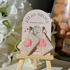 Pendientes colgantes de letras de amor / Pendientes de arcilla polimérica / Pendientes hechos a mano / Pendientes colgantes / Regalo de novia / Regalo de dama de honor / Hipoalergénico