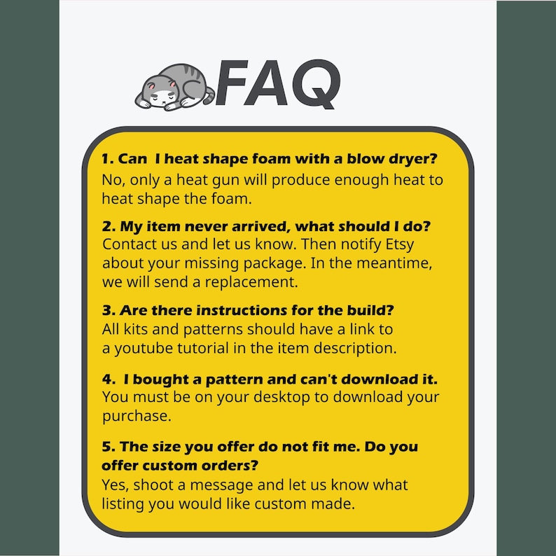 K&ouml;nnte beinhalten: Eine gelbe FAQ-Karte mit einer grauen Katzenillustration oben. Die Karte enth&auml;lt f&uuml;nf Fragen und Antworten zum Produkt, einschlie&szlig;lich Hei&szlig;formen von Schaumstoff, fehlenden Artikeln, Bauanleitungen und Sonderanfertigungen.