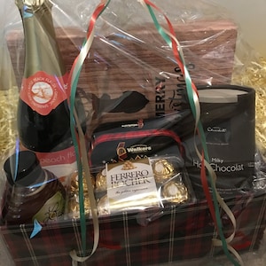 Panier/boîte de Noël avec carte personnalisée pour votre proche.