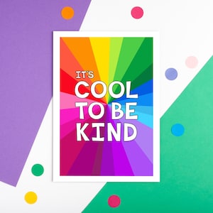 It&#39;s Cool To Be Kind-afdruk, vriendelijkheid-afdruk, kleurrijke regenboog muurkunst, Be Kind Art Print, positieve citaatkunst, vriendelijkheid cadeau, kinderkunst aan de muur