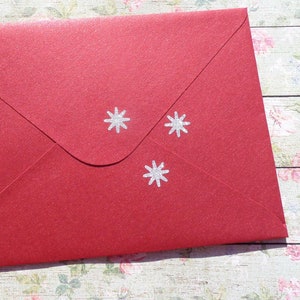 100 piccoli adesivi a forma di stella glitterata, stella scoppiettante, fiocco di neve, decorazione per buste natalizie, confezioni regalo di compleanno, materiale per bricolage, 0,5 pollici, 1,2 cm
