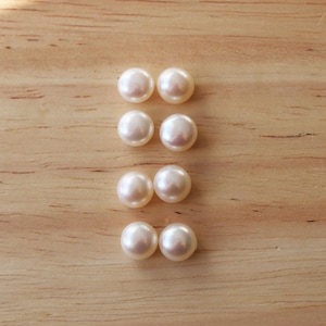 Creme/Natur Süßwasser Button Perlen 7-7.5 mm - Halb gebohrt
