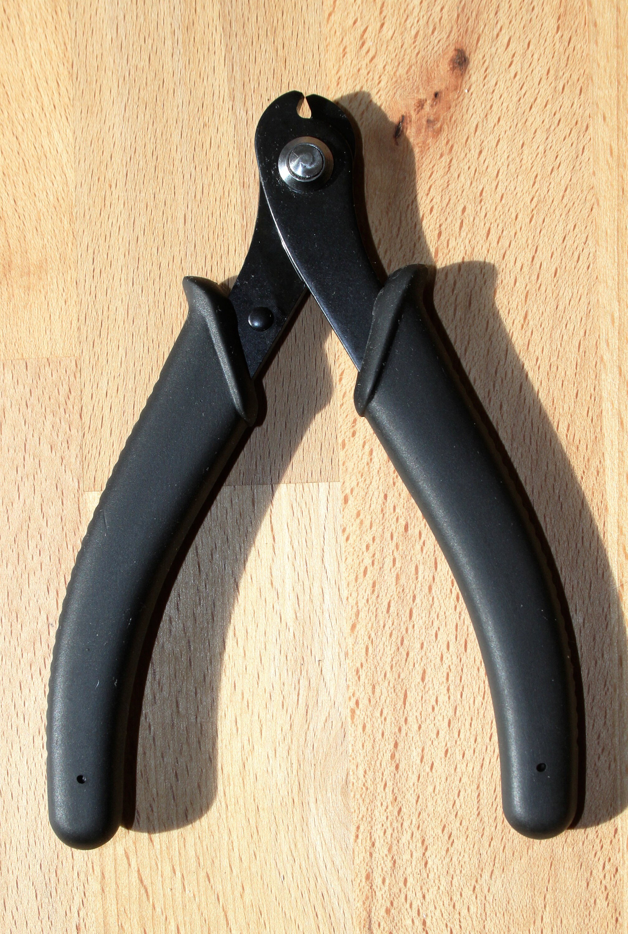 The Beadsmith® Hi Tech Memory Wire Cutters With Spring - Strong and ...