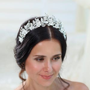 Bridal tiara Wedding tiara Bridal hairpiece Rhinestone tiara Rhinestone crown Wedding crown Crystal headband Bridal hair piece Bridal crown image 5