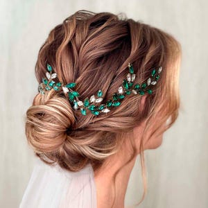Emerald Bridal Hair Vine with Green Crystals Emerald Green Crystal Headpiece for Wedding Brides Green Hair Vine for Brides