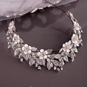 Bridal tiara Wedding tiara Bridal hairpiece Rhinestone tiara Rhinestone crown Wedding crown Crystal headband Bridal hair piece Bridal crown