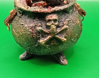 Miniatyr extra stora väderbitna skalle- och bengrytlar för häxor och trollkarlar