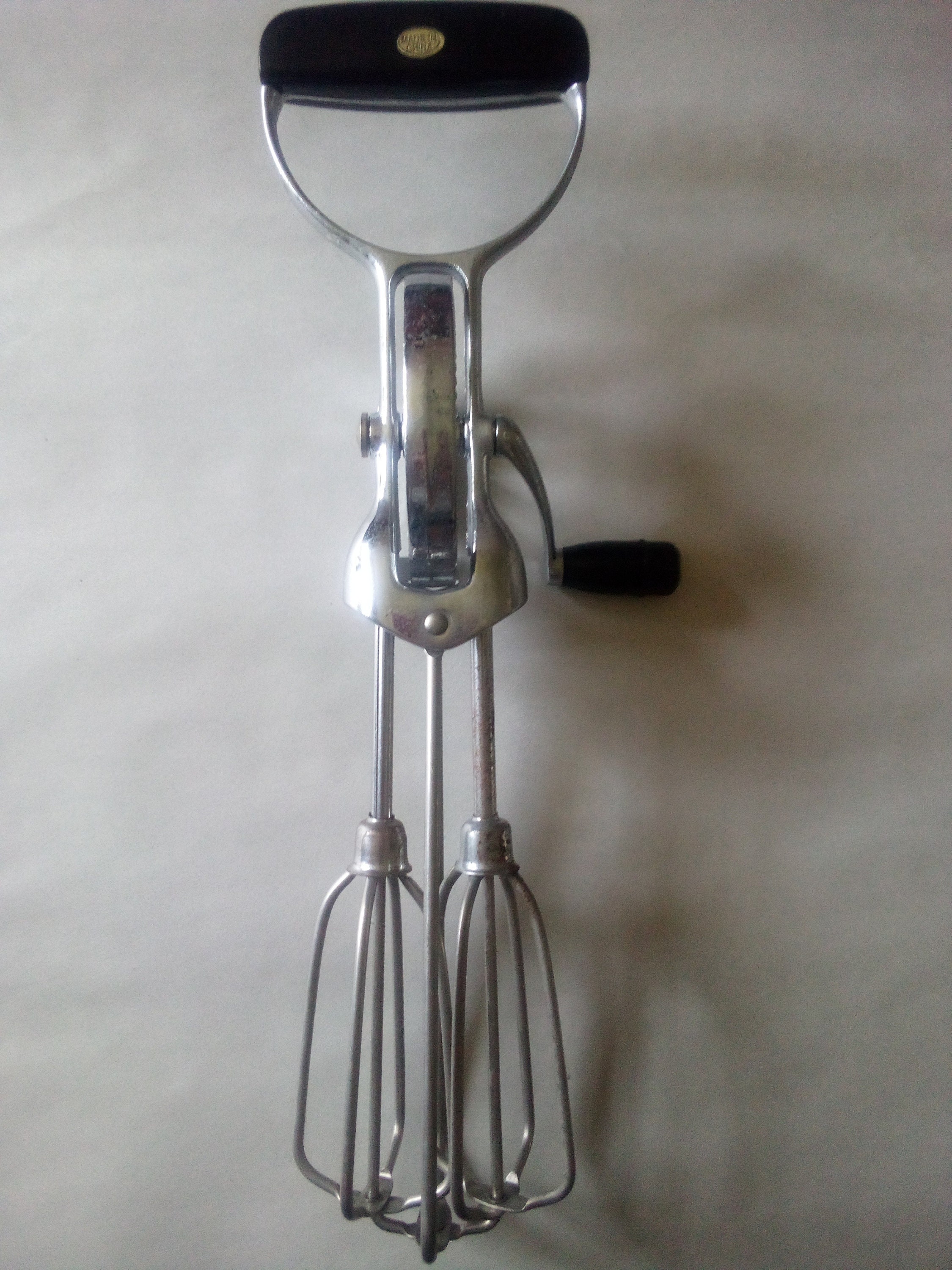 Vintage Battery Operated Hand Whisk / Cocktail Mixer. Needs