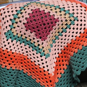 Multicolored Granny Sqare Lapghan