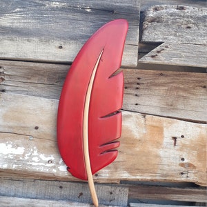 Muurkunst rode vogelveren, intarsia-houten decor