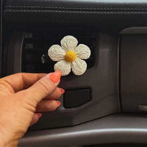 Daisy Flower Air Vent Car Diffuser, Raffia Flower Car Diffuser, Daisy Flower Essential Oil Car Diffuser, Air Freshener, Boho Car Accessories