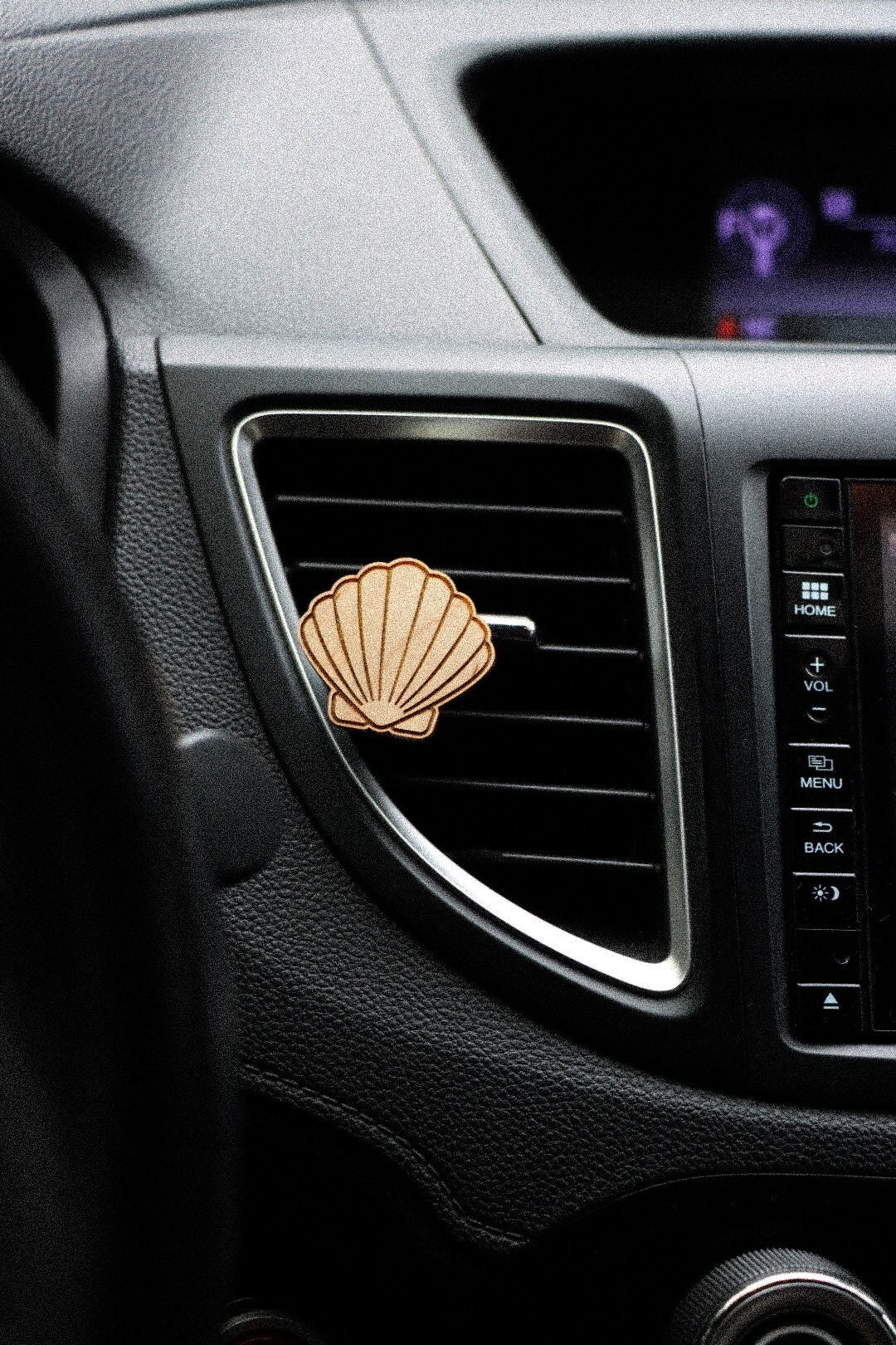 Shell Essential Oil Car Air Vent Diffuser, Wood Car Air Freshener ...