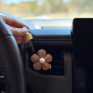Daisy Flower Air Vent Car Diffuser, Raffia Flower Car Diffuser, Daisy Flower Essential Oil Car Diffuser, Air Freshener, Boho Car Accessories