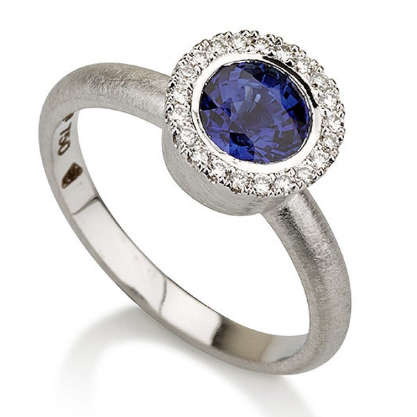 Natural Blue Sapphire Engagement Ring in 18k White Gold and Diamonds - One of a Kind.