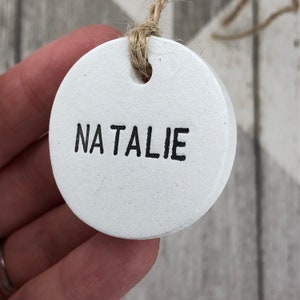 Clay name tags, personalised clay tags, place names, wedding favours, clay gift tags, wedding place names, wedding keepsake, name tags, clay Bild 6