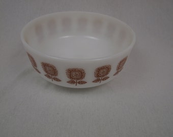 Vintage Federal Sunflowers 3.5 Quart Milk Glass Bowl