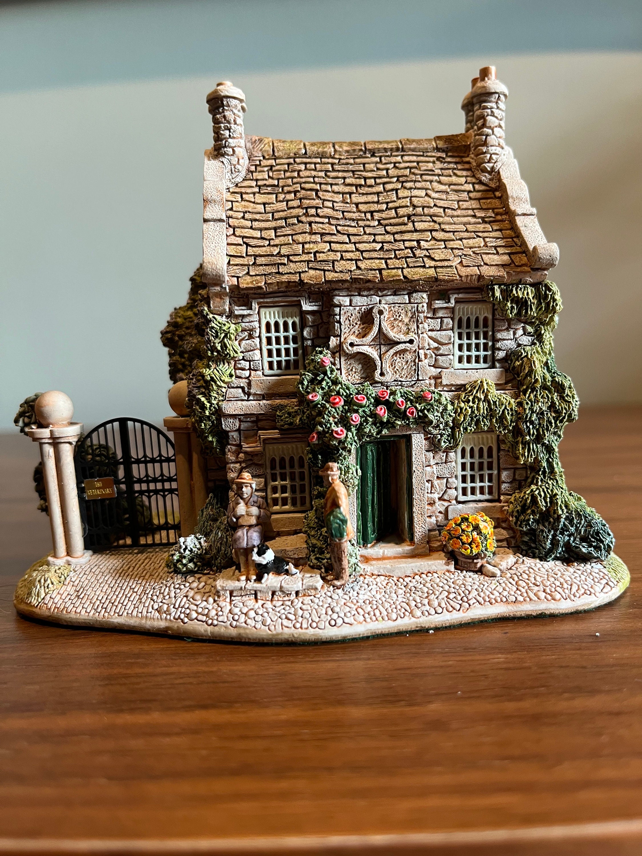 Lilliput Lane Sore Paws 置物