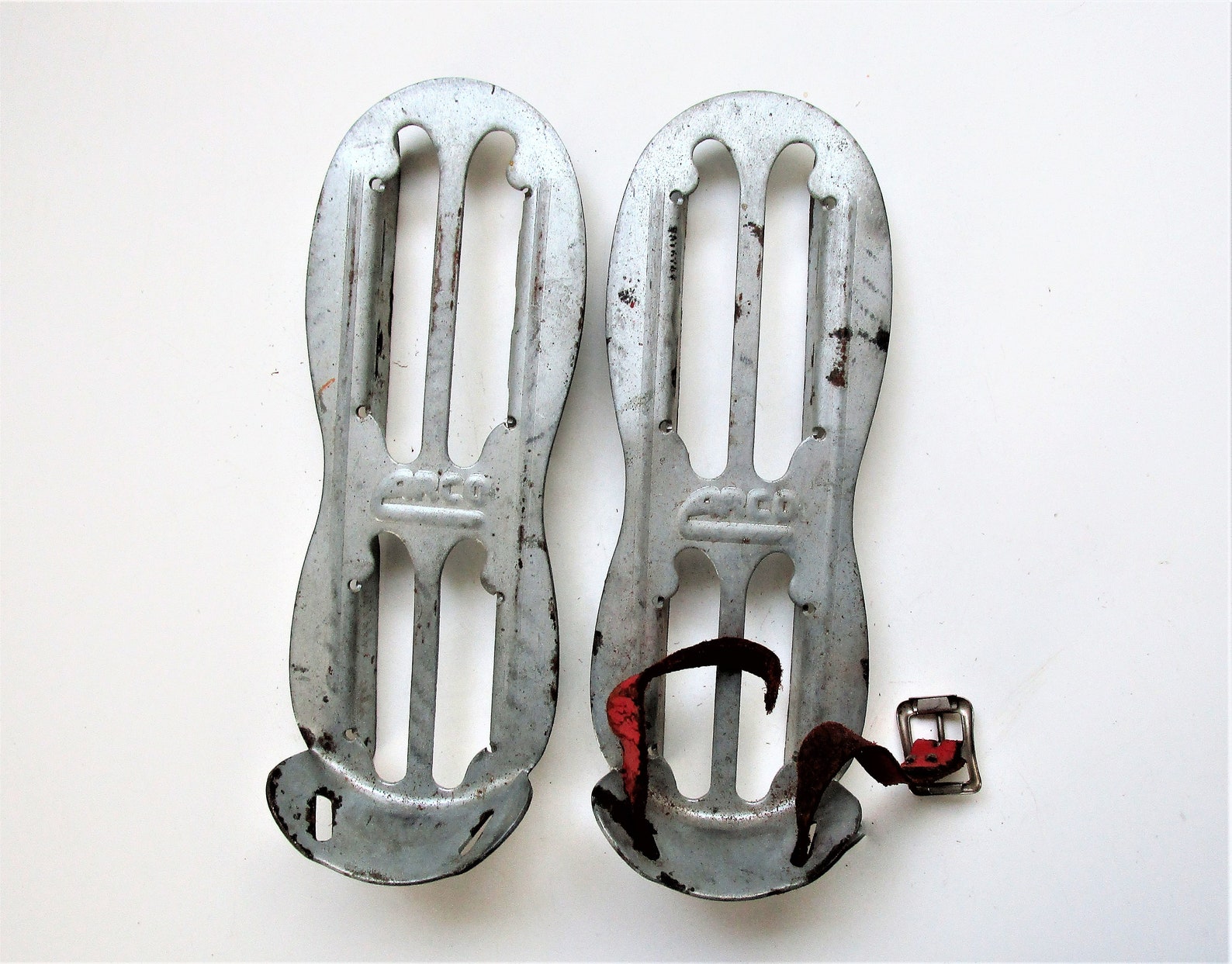 Vintage children's double blade ice skates from Etsy