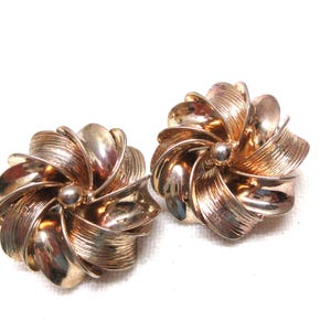 Vintage Gold Tone Floral Clip On Earrings - 1&quot;