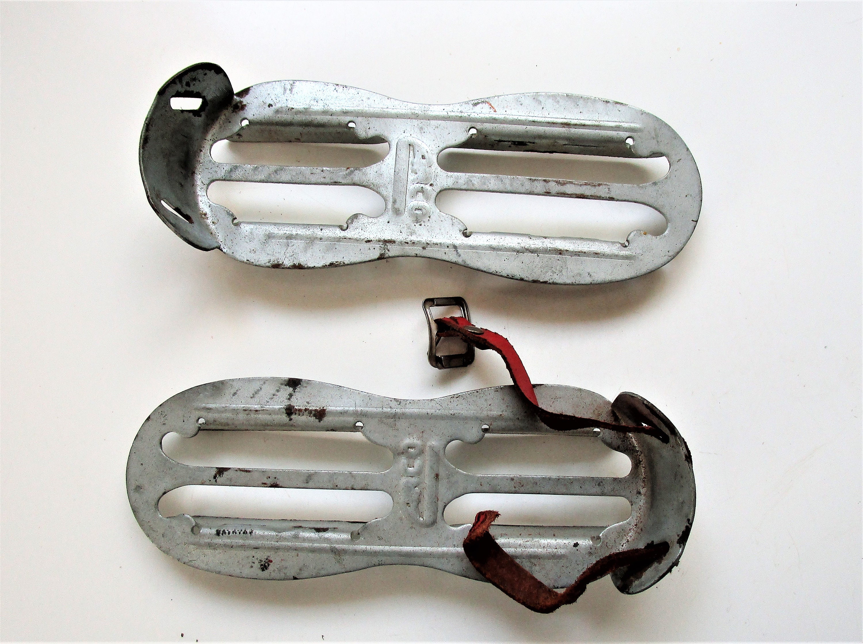 Vintage children's double blade ice skates from Etsy