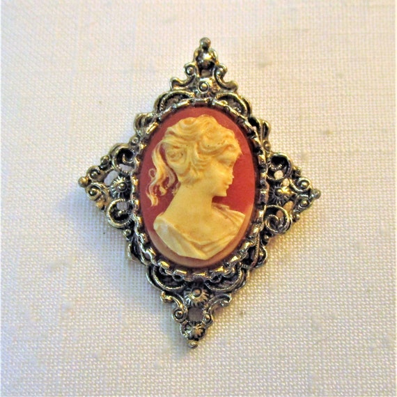Vintage Cameo Brooch. Signed Gerrys victorian sty… - image 1