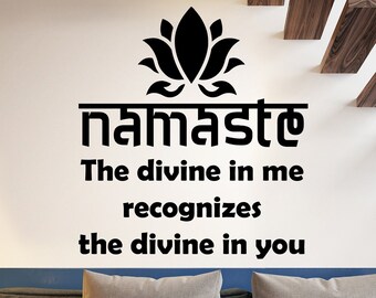 Vinilo decorativo de pared con diseño de flor de loto y la palabra Namaste - Arte mural espiritual para meditación zen y decoración del hogar (#6305di)