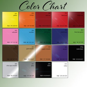 Op de afbeelding: Kleurenkaart met 12 verschillende kleuren, elk met een naam en een RGB-kleurcode. De kleuren omvatten geel, oranje, donkerrood, vlamrood, bordeauxrood, zacht roze, ijsblauw, donkergroen, kobaltblauw, limoengroen, bruin, goud metallic, koper metallic, paars, matzwart, zilvergrijs metallic, grijs, zwart en wit.