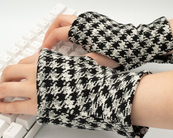 Fleece lined Graphic Houndstooth Hand Warmers, Unisex Wrist Warmer computer, Typing Gloves, Black off-white Fingerless Gloves women men