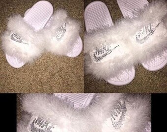 nike fluffy slippers