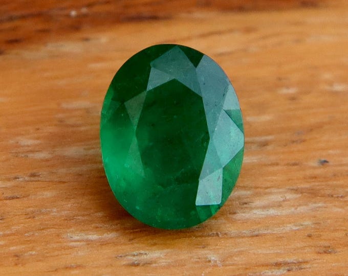 Certified Natural Emerald Loose Gemstone: 0.94 Carat Oval Cut, Engagement Ring