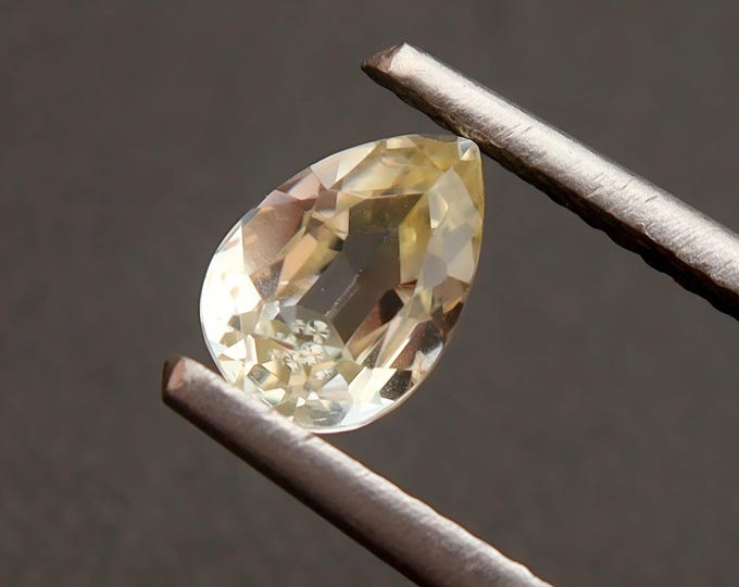 GSI Certified Pastel Yellow Sapphire: 1.18 Carat Pear Cut Gemstone