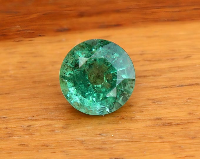 Certified Natural Emerald Gemstone: 1.05 Carat Round Cut, May Birthstone