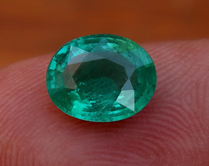 Certified Natural Emerald Loose Gemstone: 1.39 Carat Oval Cut, Engagement RIng
