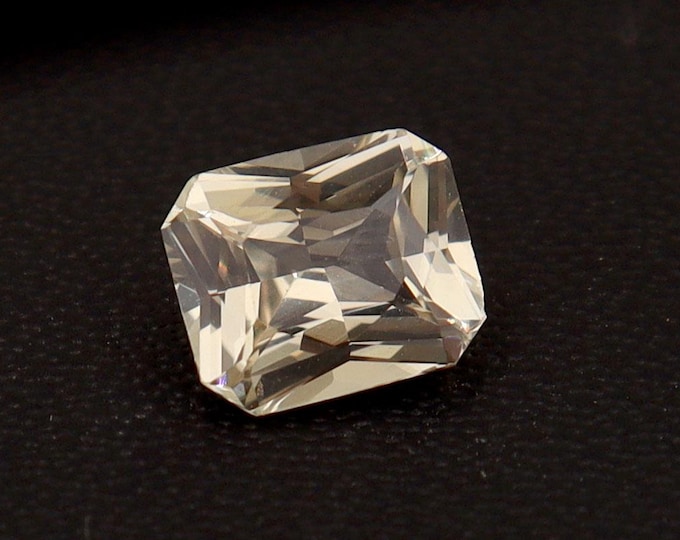 GSI Certified Peach Sapphire: 1.08 Carat Radiant Cut Gemstone, Engagement Ring